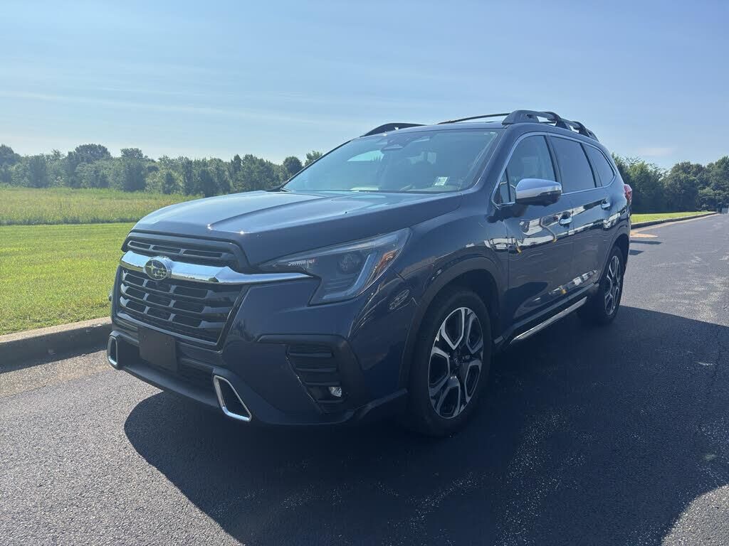 2023 Subaru Ascent Touring — photo 1 of 1