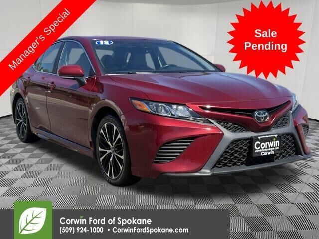 2018 Toyota Camry SE — photo 1 of 33