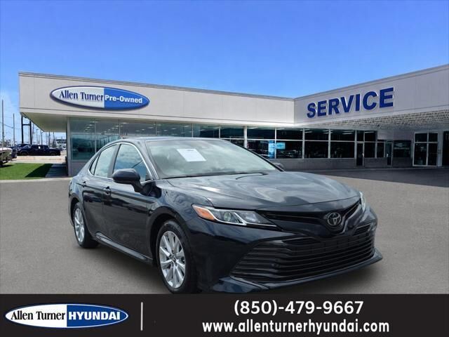 2018 Toyota Camry LE — photo 1 of 13