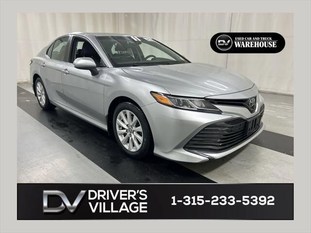 2018 Toyota Camry LE — photo 1 of 13