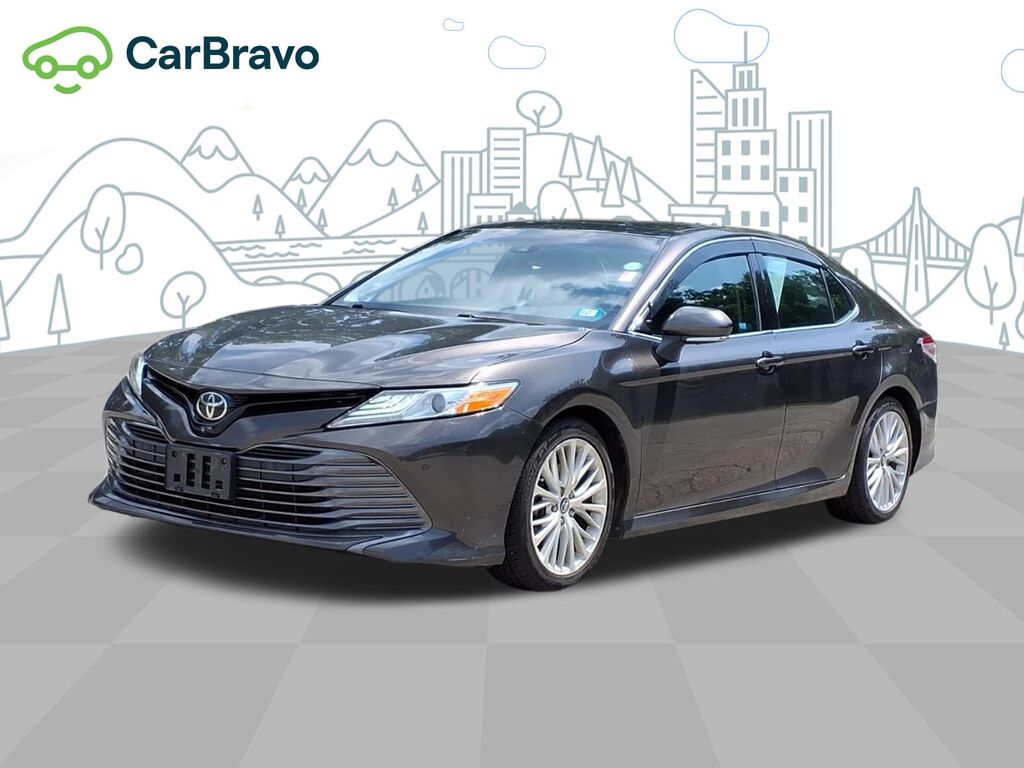 2018 Toyota Camry XLE — photo 1 of 6