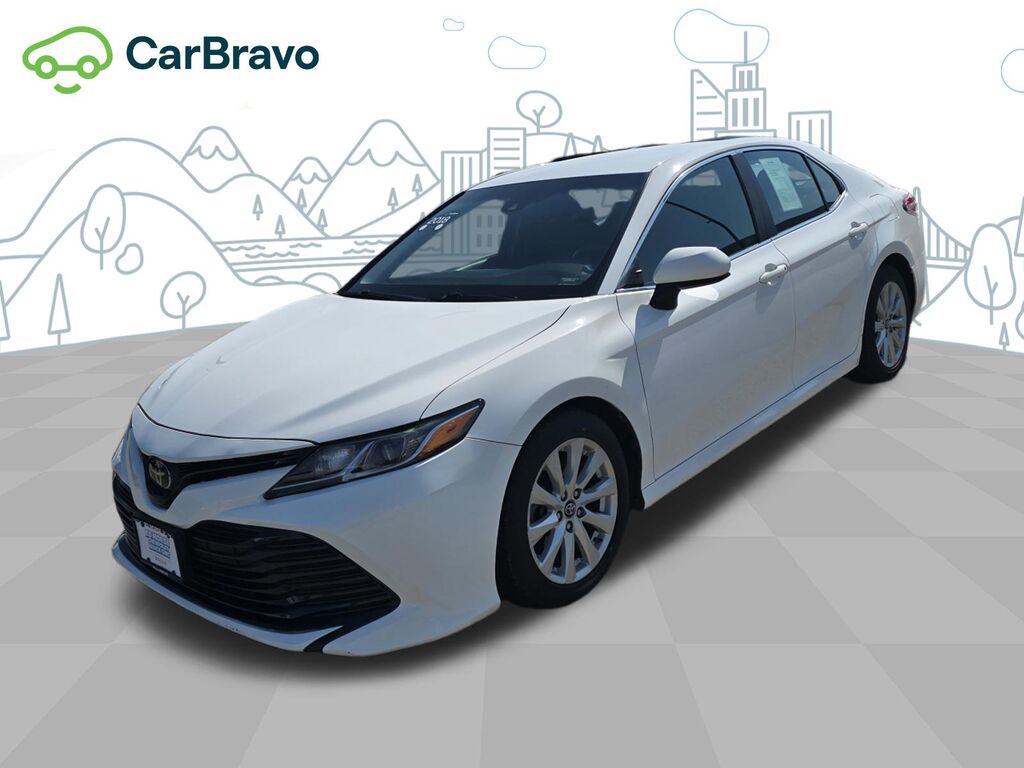 2018 Toyota Camry LE — photo 1 of 7
