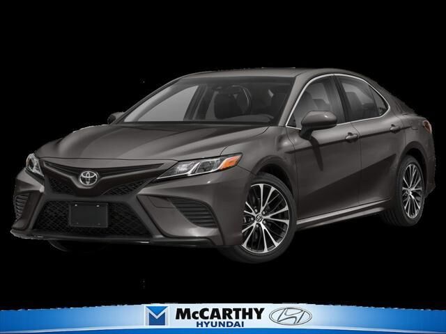 2018 Toyota Camry SE — photo 1 of 9
