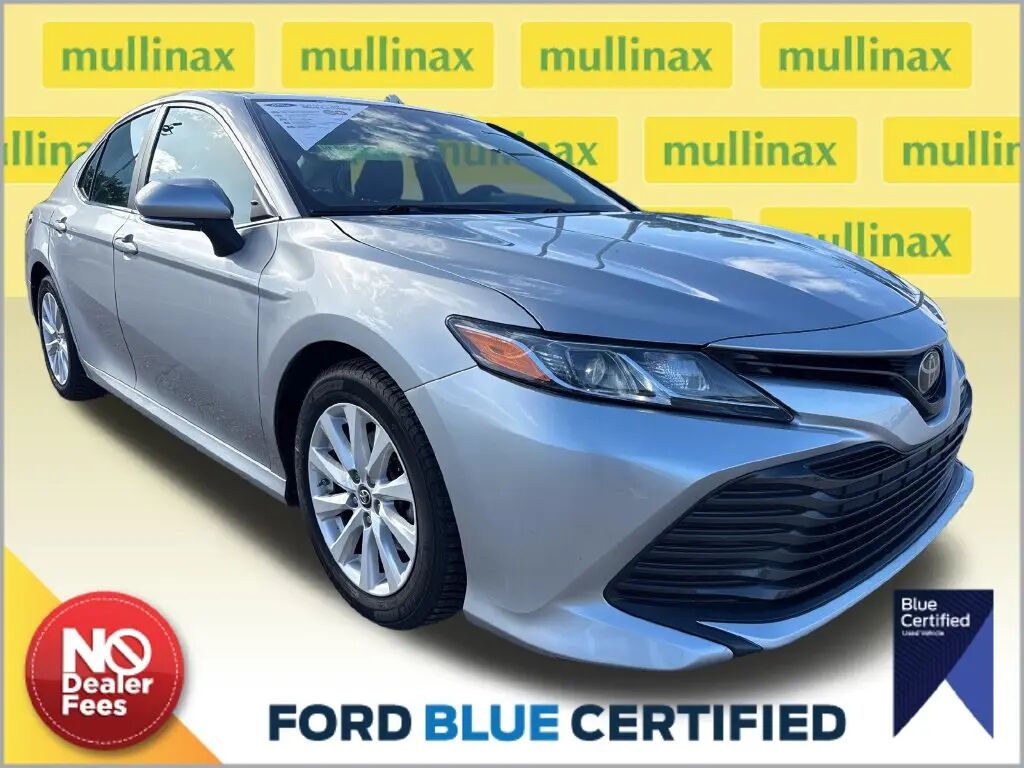 2018 Toyota Camry LE — photo 1 of 13