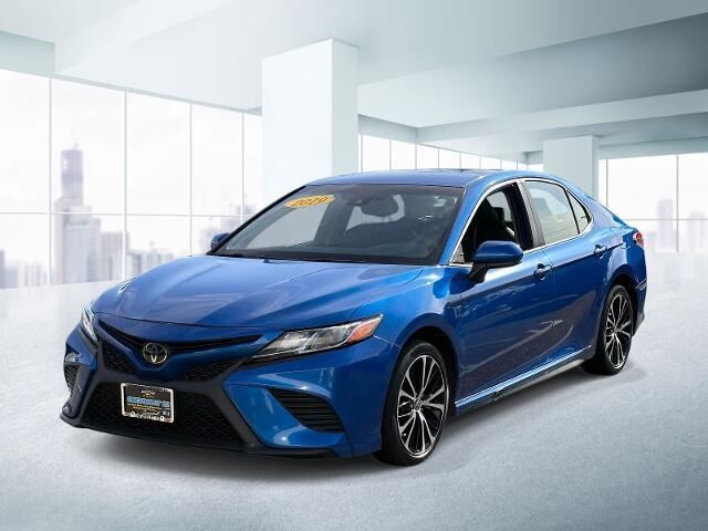 2019 Toyota Camry SE — photo 1 of 13