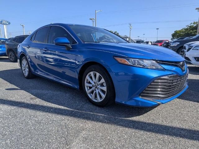 2019 Toyota Camry LE — photo 1 of 39