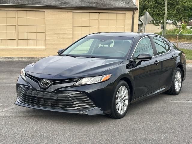 2018 Toyota Camry LE — photo 1 of 26