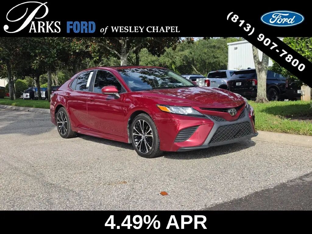 2018 Toyota Camry SE — photo 1 of 13
