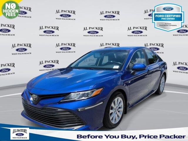 2018 Toyota Camry LE — photo 1 of 2
