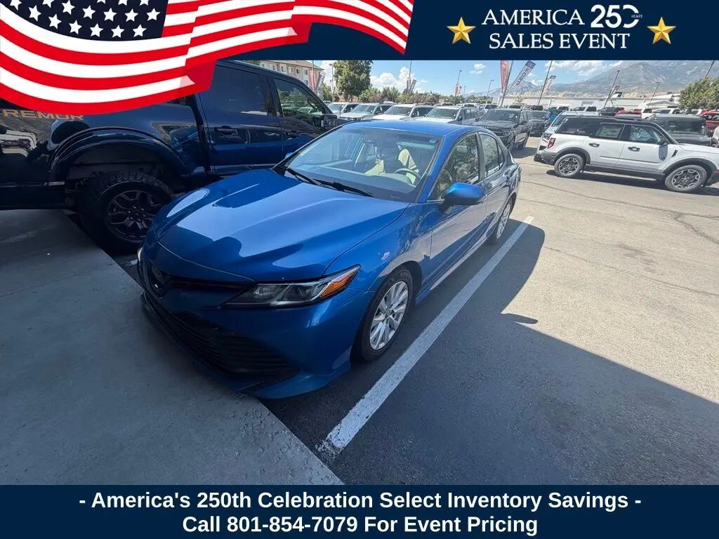 2019 Toyota Camry LE — photo 1 of 31