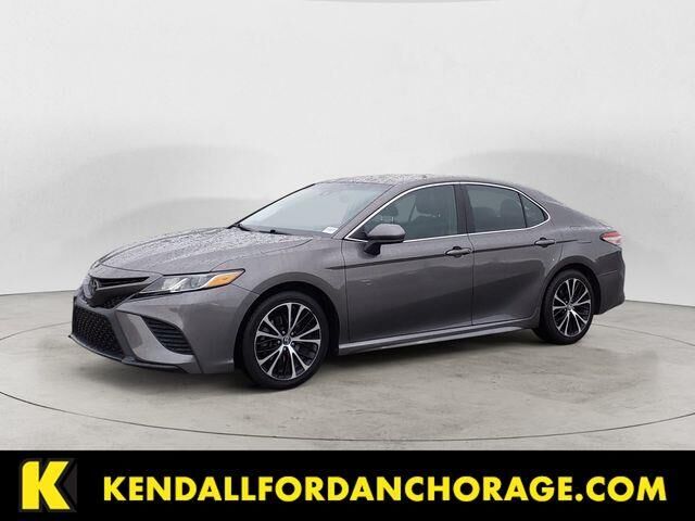 2018 Toyota Camry SE — photo 1 of 26