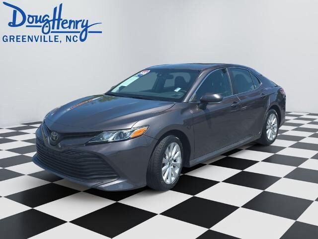 2018 Toyota Camry LE — photo 1 of 26