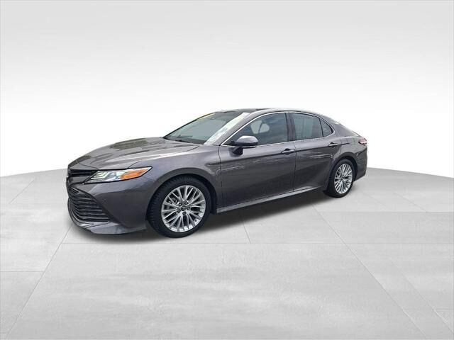2018 Toyota Camry XLE — photo 1 of 13