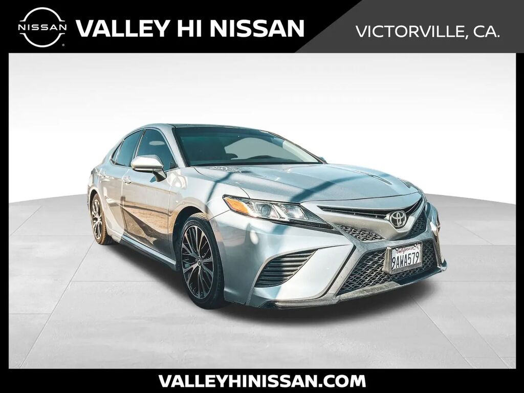 2019 Toyota Camry SE — photo 1 of 1