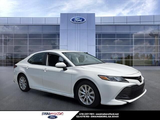 2019 Toyota Camry LE — photo 1 of 12
