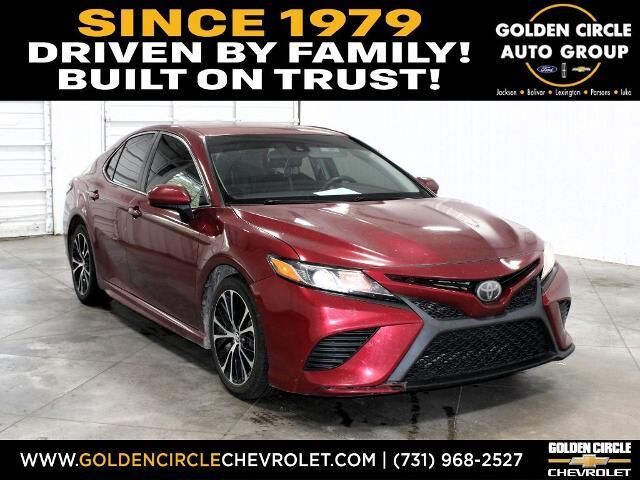 2018 Toyota Camry SE — photo 1 of 65