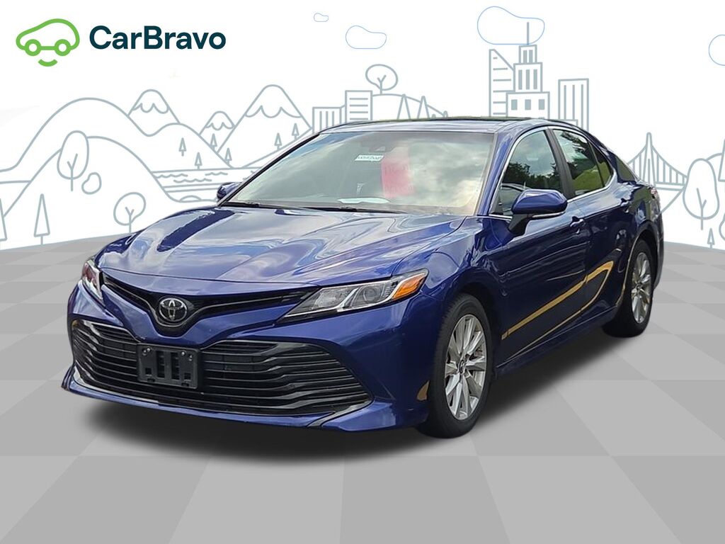2018 Toyota Camry LE — photo 1 of 1