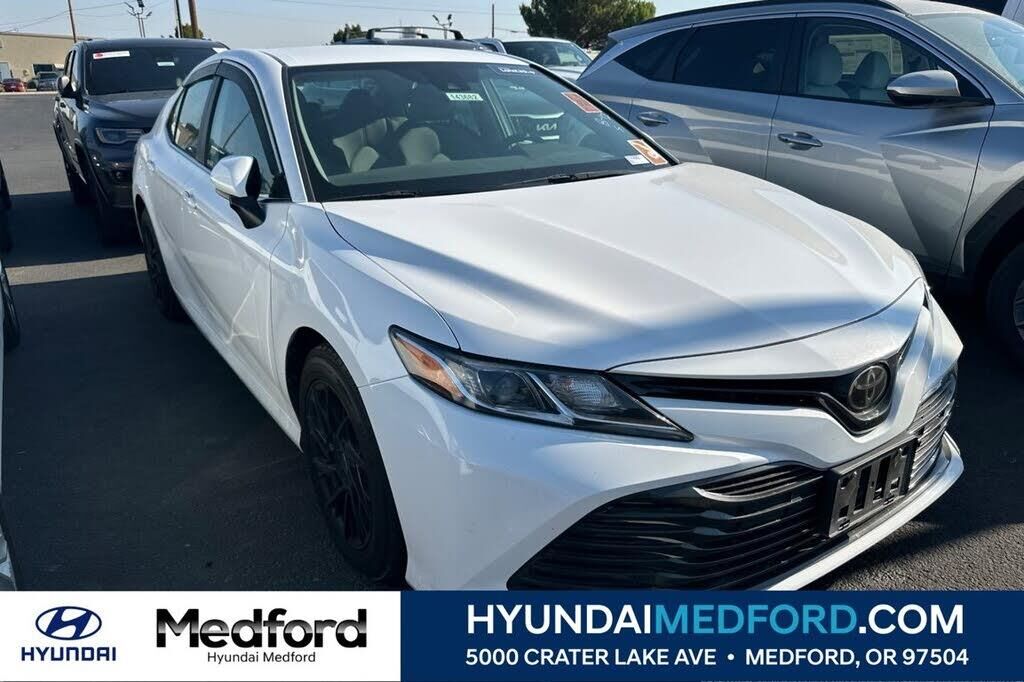 2019 Toyota Camry LE — photo 1 of 1