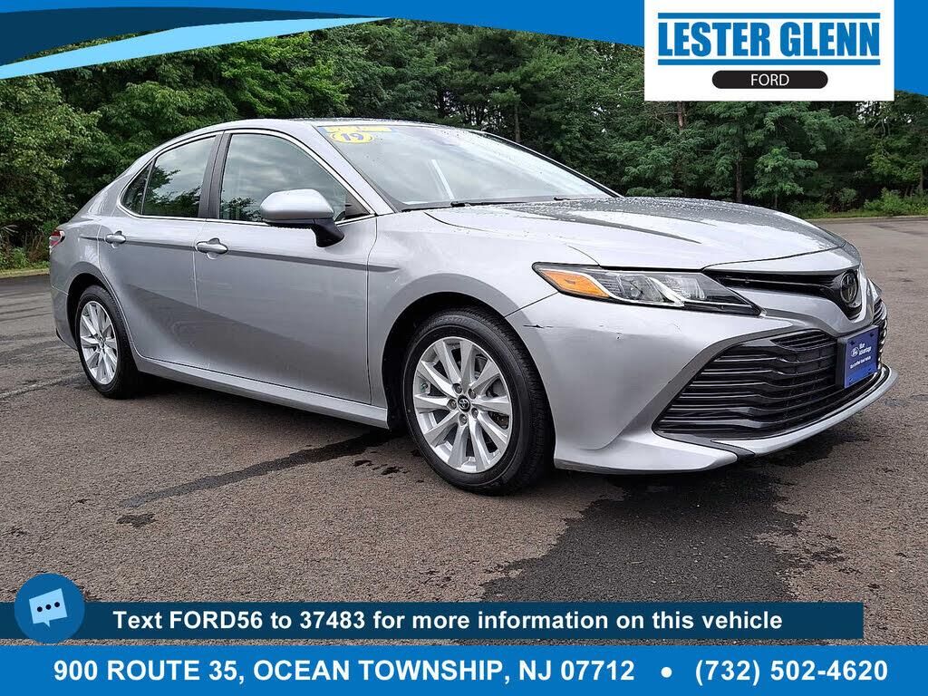 2019 Toyota Camry LE — photo 1 of 2