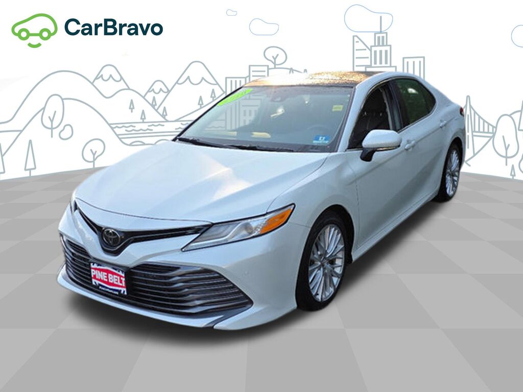 2018 Toyota Camry XLE — photo 1 of 7