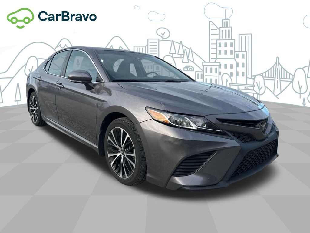 2018 Toyota Camry SE — photo 1 of 7
