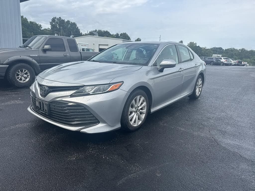 2019 Toyota Camry LE — photo 1 of 1