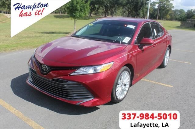 2019 Toyota Camry XLE — photo 1 of 13
