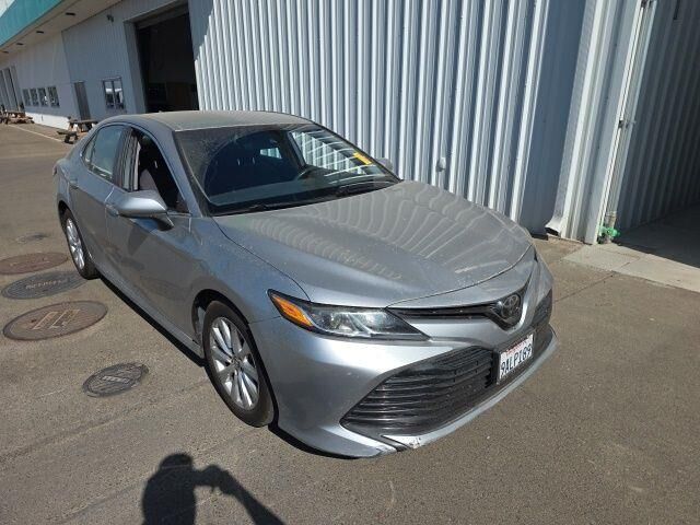 2019 Toyota Camry LE — photo 1 of 10