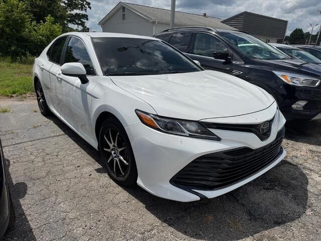 2019 Toyota Camry LE — photo 1 of 13