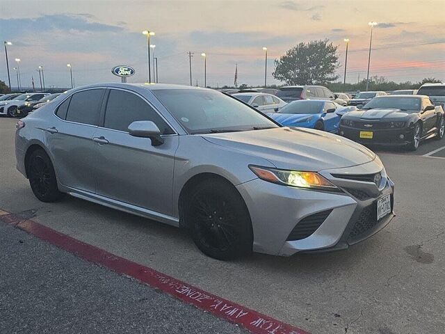2018 Toyota Camry SE