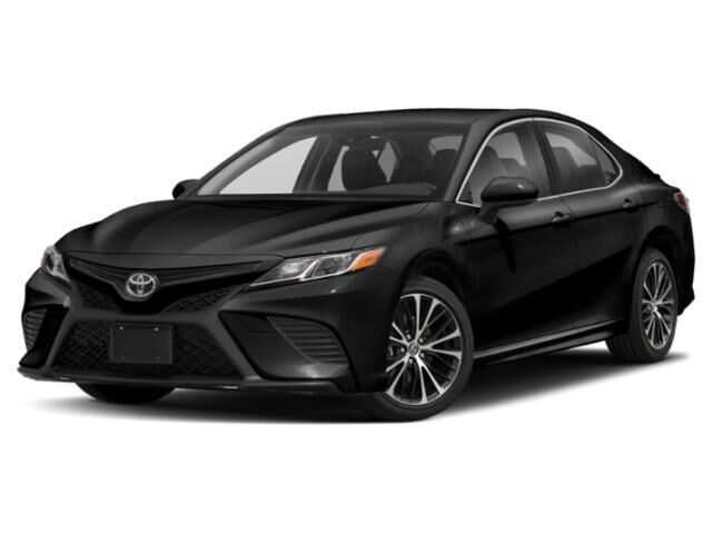 2018 Toyota Camry SE — photo 1 of 4
