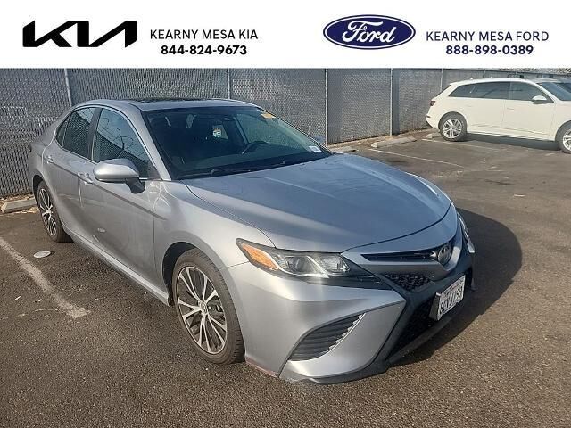 2019 Toyota Camry LE — photo 1 of 26