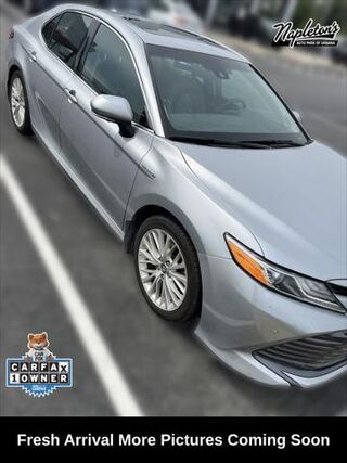 2018 Toyota Camry Hybrid XLE — photo 1 of 7