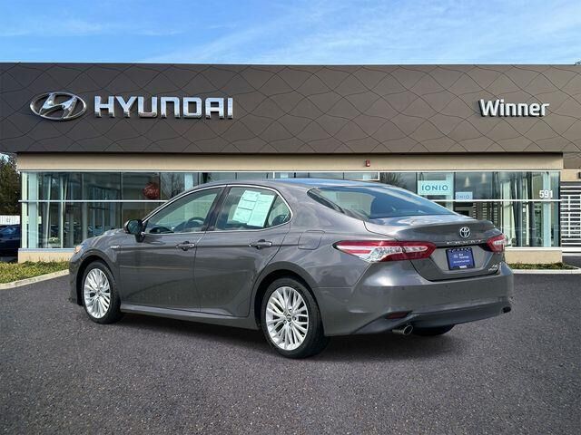 2018 Toyota Camry Hybrid SE