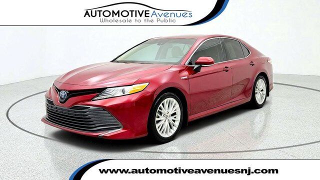 2019 Toyota Camry Hybrid XLE