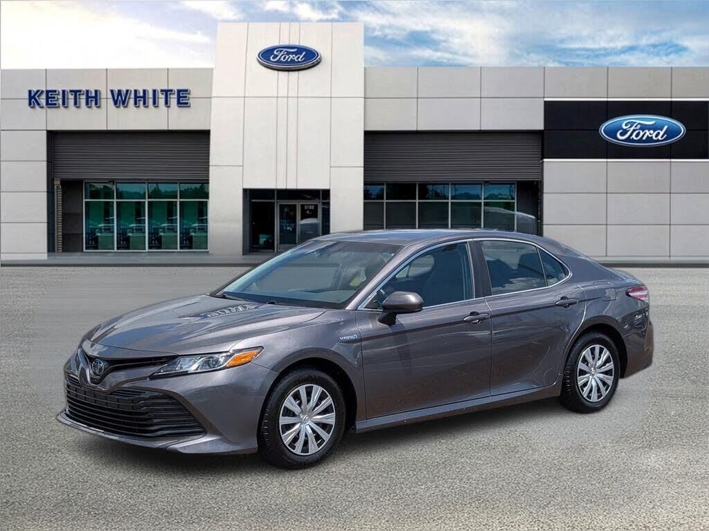2019 Toyota Camry Hybrid LE — photo 1 of 1