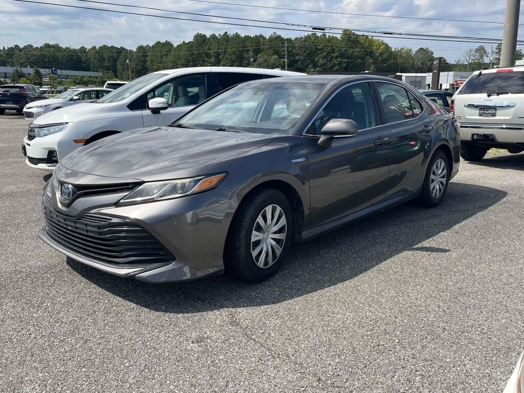 2019 Toyota Camry Hybrid LE — photo 1 of 17