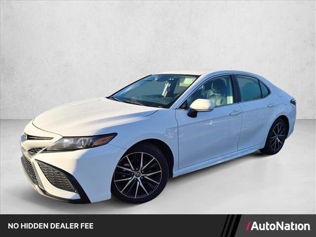 2018 Toyota Camry Hybrid LE — photo 1 of 13