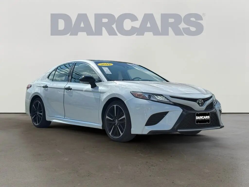 2019 Toyota Camry XSE — photo 1 of 13