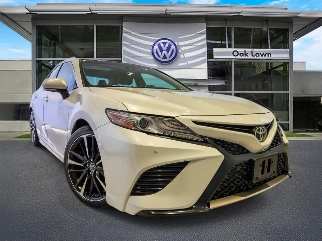 2018 Toyota Camry XSE — photo 1 of 5
