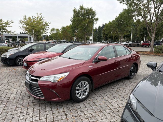 2016 Toyota Camry Hybrid LE — photo 1 of 4