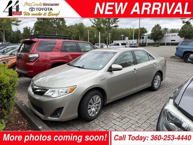 2014 Toyota Camry Hybrid LE — photo 1 of 32