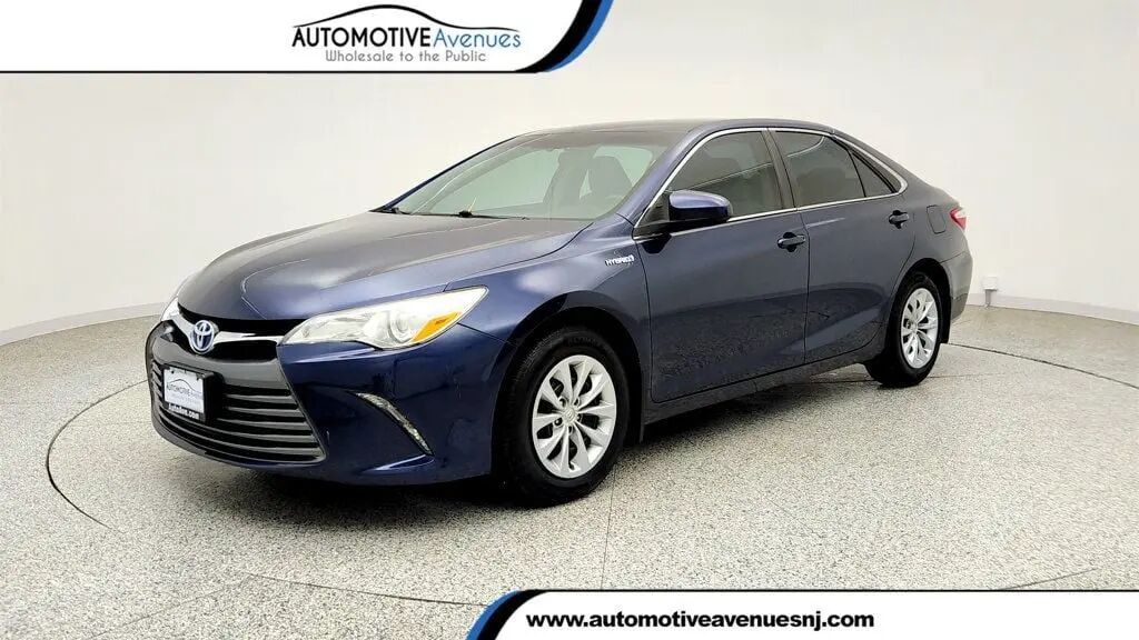 2017 Toyota Camry Hybrid SE — photo 1 of 26