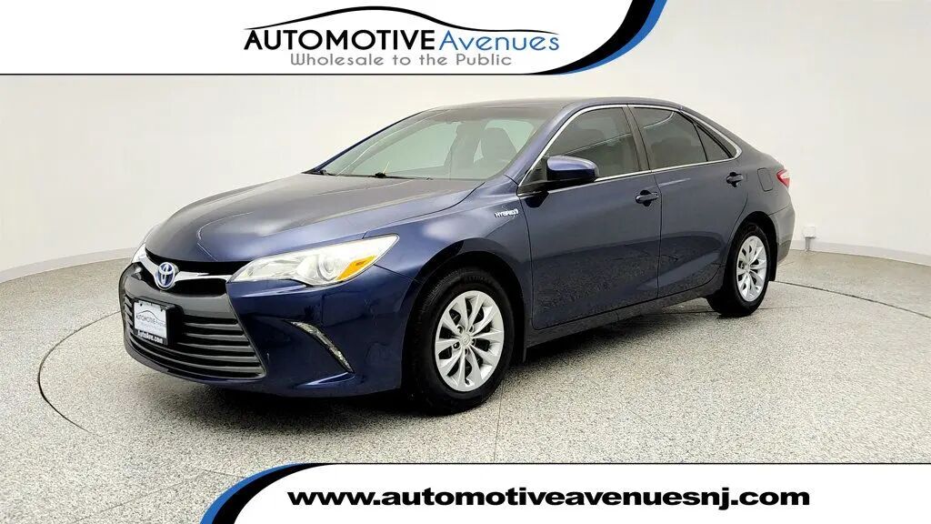 2017 Toyota Camry Hybrid SE — photo 1 of 13