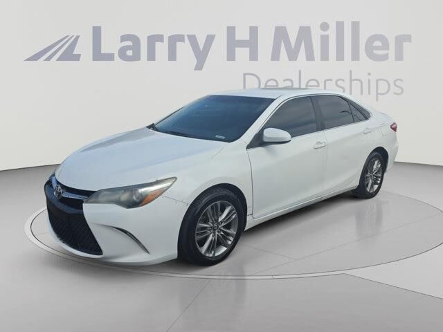 2017 Toyota Camry LE — photo 1 of 26