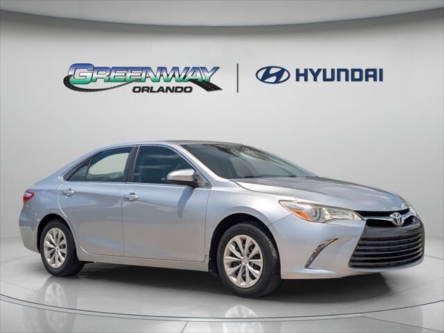2015 Toyota Camry LE — photo 1 of 13