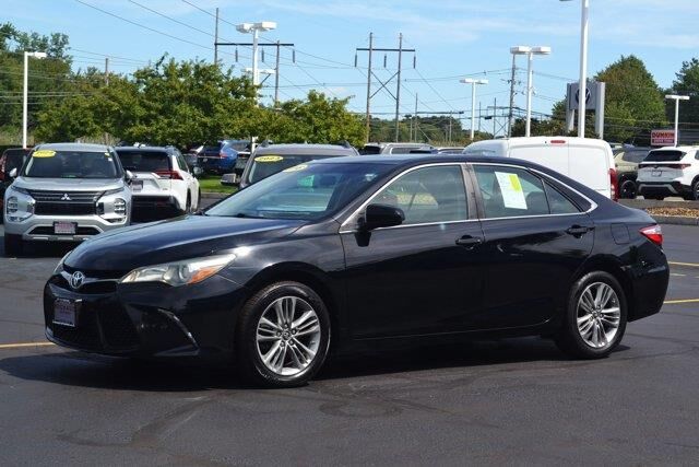 2016 Toyota Camry SE — photo 1 of 13