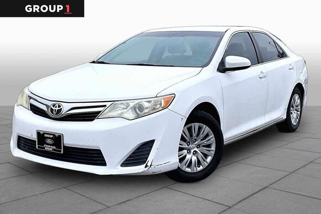 2012 Toyota Camry LE — photo 1 of 1