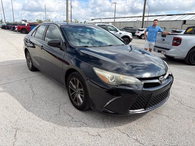 2016 Toyota Camry SE