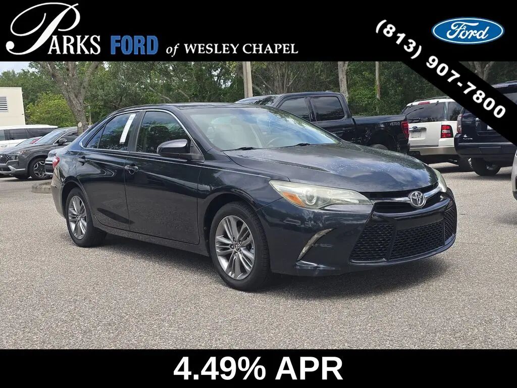 2015 Toyota Camry SE — photo 1 of 13